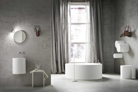 REXA Hole, bathtub