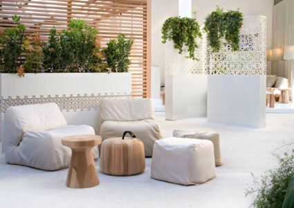 DE CASTELLI Demetra, flowerpots